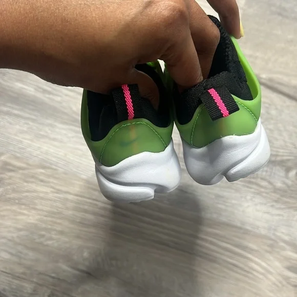 Toddler Nike Presto TD Green Strike Size 4c - Picture 4 of 6